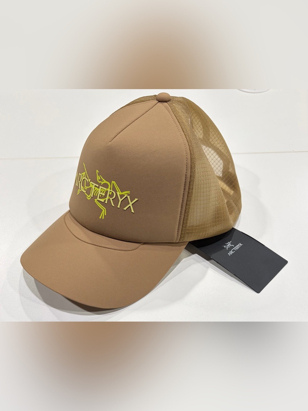 Arc’teryx Bird Word Trucker Curved Hat Tan NWT Breathable Performance Khaki